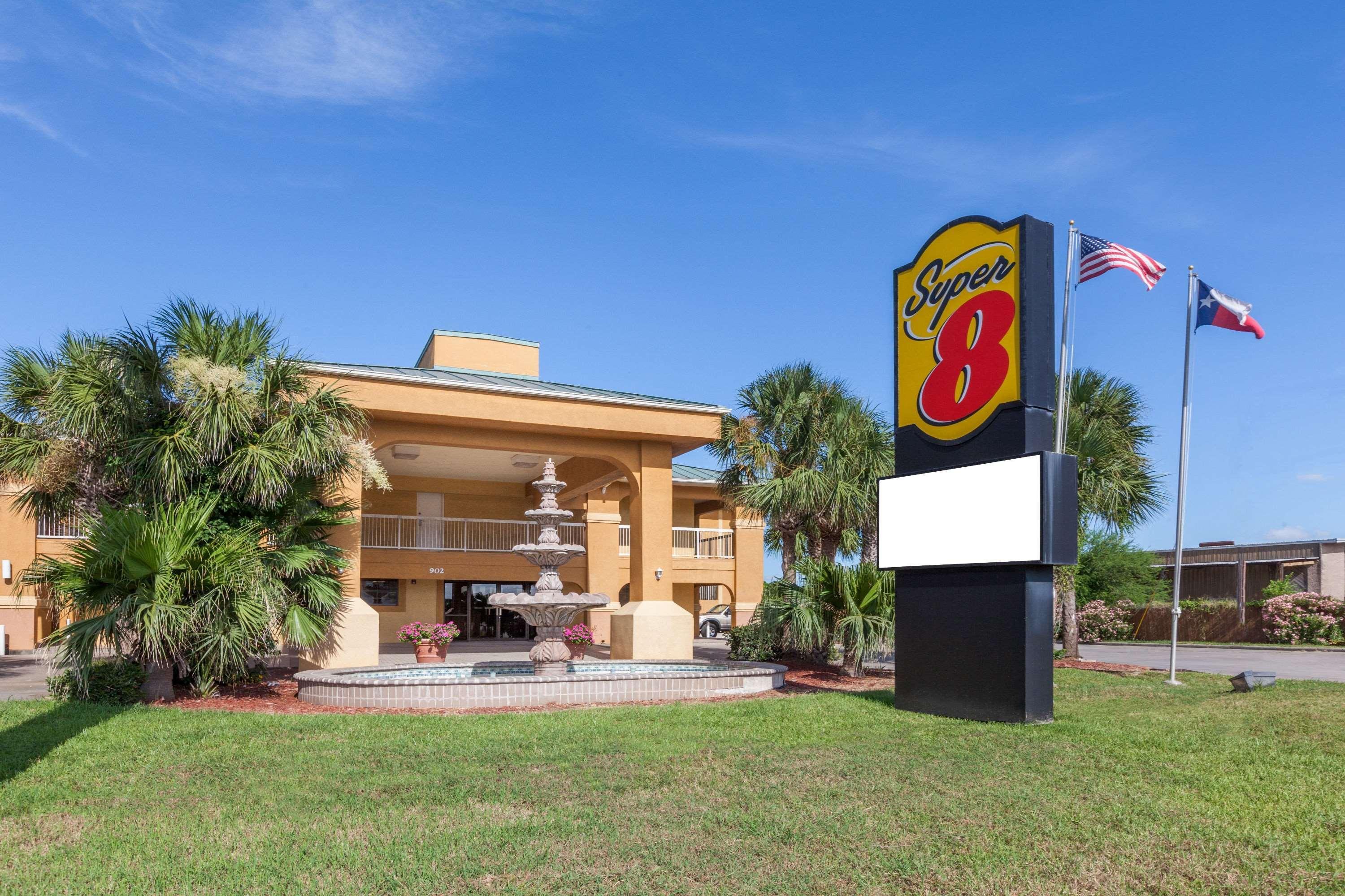 Super 8 By Wyndham Corpus Christi Otel Dış mekan fotoğraf